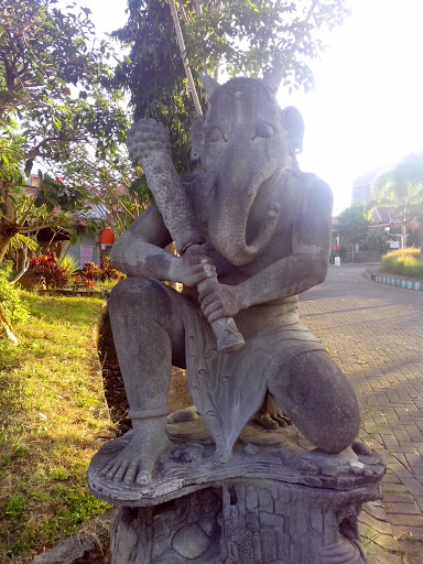 Dewa Gajah Statue