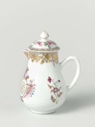 Pear-shaped milk jug with handle from the 'Swellengrebel service' with a double crowned monogram and a border with floral scrolls