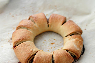 Cinnamon Roll Wreath