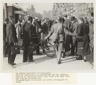 Eerste oorlogsdag bij het Centraal Station