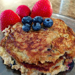 FIT FRIDAY- OATMEAL BLUEBERRY PANCAKES
