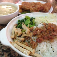 東一排骨總店