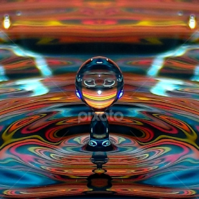 by John Geddes - Abstract Water Drops & Splashes