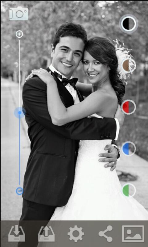 Black and White Camera PRO Screen 2