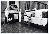 De IKON-radio maakt opnames van een kerkdienst in de hervormde St. Maartenskerk te Tiel