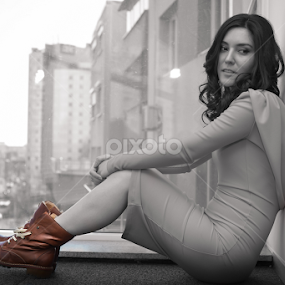Brown boots by Costi Manolache - People Fashion