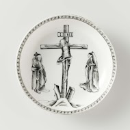 Schotel met een voorstelling van de kruisiging