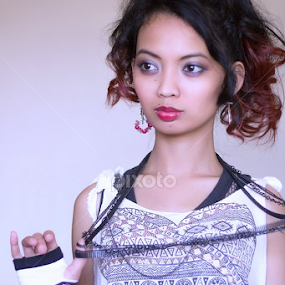 Jema Gamer by Vladimir Buquing - People Fashion