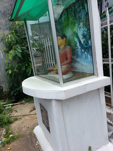 Moraketiya Junction Buddha Statue
