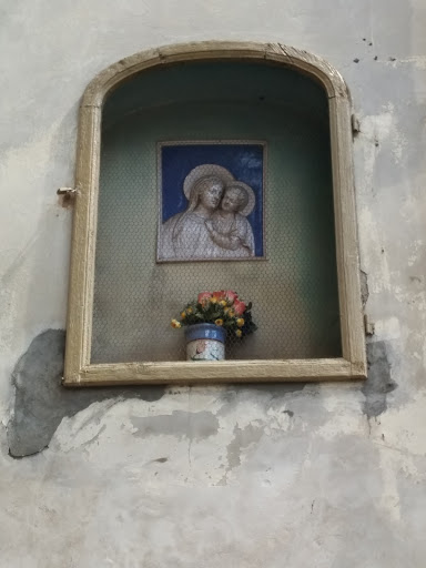 Madonnina Via San Lorenzo