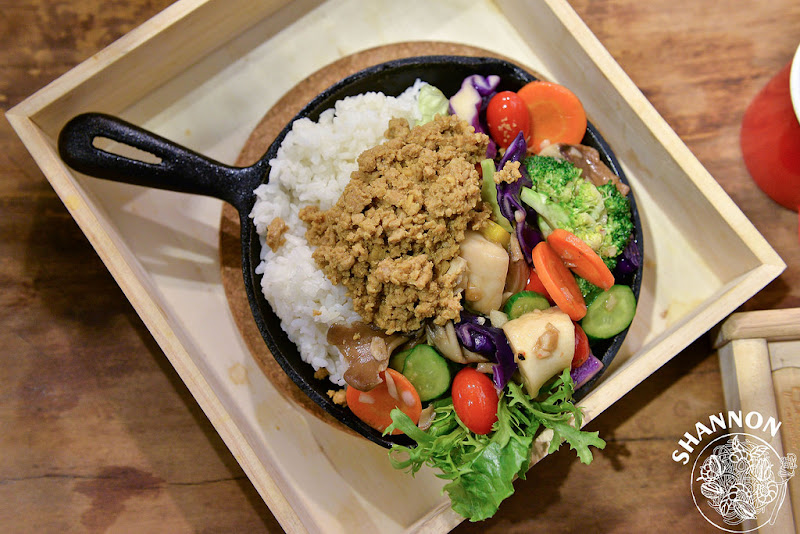 台北大安區[孤松傳奇]義大利麵、餛飩、肉燥飯、東區、聚會、包場、外帶(捷運忠孝敦化站)