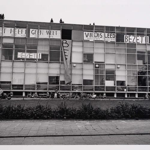De kunstacademie in Arnhem bezet, Ferry André de la Porte, 1988