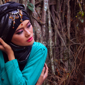 Hijab by Shihab Qurtuby - People Portraits of Women