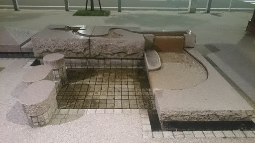 新潟駅南口噴水