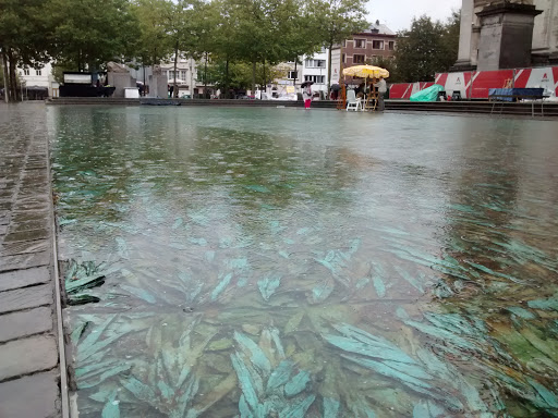 Deep fountain