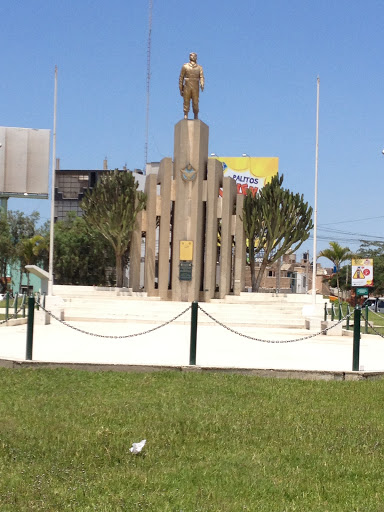 Monumento A Jose Aberlado Quiñones 