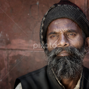 Untold Look by Tun Toms - People Street & Candids