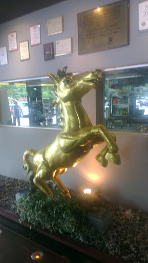 Golden Horse - The Seafood International Market & Restaurant
