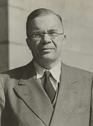Hubertus J. van Mook, minister van koloniën