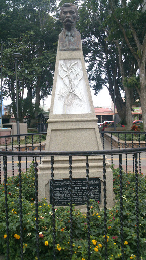 Monumento Alberto Manuel Brenes Mora