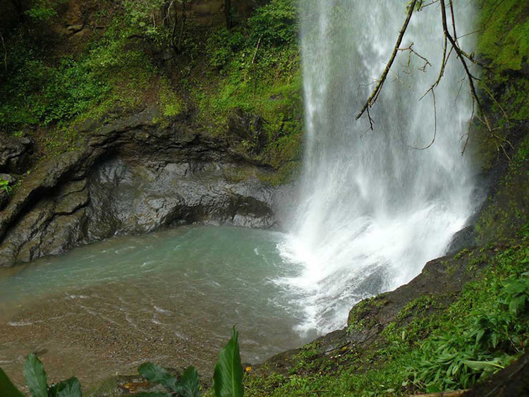 The Tavida is a waterfall 105 feet tall with a spectacular natural pool and cool, clear water.