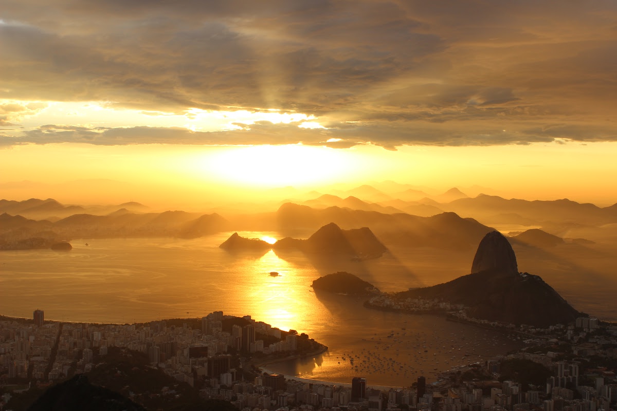 Nascer Do Sol Sobre A Baia De Guanabara Everson Larizza Collection Of Archdiocese Of Sao Sebastiao Of Rio De Janeiro Google Arts Culture