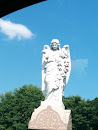 Lachine Statue Ange Avec Sa Croix