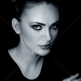 Blue Eyes by Rainier Anthony Arandia - Black & White Portraits & People