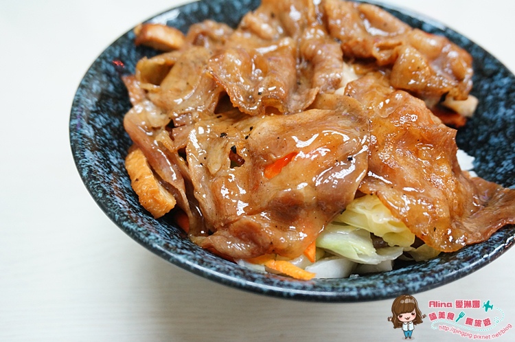 台北內湖 東湖捷運站 阿杜食堂 烤肉飯獨門炭烤香特調醬汁 讓人忍不住大口扒飯