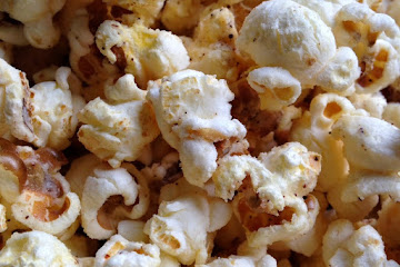 White Cheddar Cheese Chili Popcorn