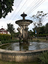 Three Lions Fountain