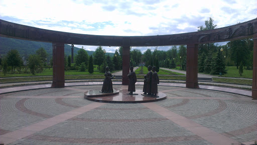 Памятник, посвещенный присоединению Северной Осетии к Российской Империи