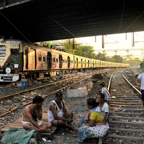 Train line adda by Arijit Das - People Street & Candids