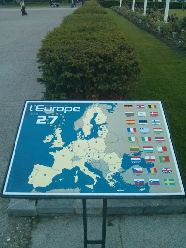 Stele Europe Des 27