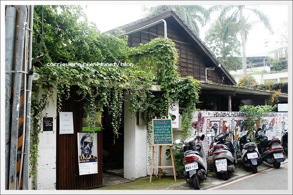 【台中一中商圈】Bloody Sonsy Moss。老宅改建的餐廳，虛無飄渺的氛圍