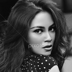 by Didit Aryono - Black & White Portraits & People