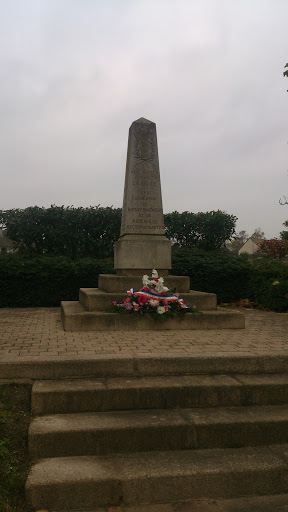 Boissy MauVoisin Monument Aux Morts