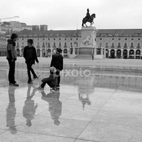 Rain skaters! by José Borges - Black & White Street & Candid