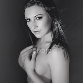 Toma by Iwona Kwiatkowska - People Portraits of Women