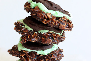 Fudgy Mint Chocolate No-Bake Cookies