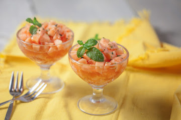 Cantaloupe with lime, mint and honey