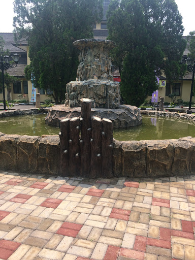 Grey Soreang Fountain