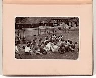 Bewerking van nootmuskaat door perkeniers