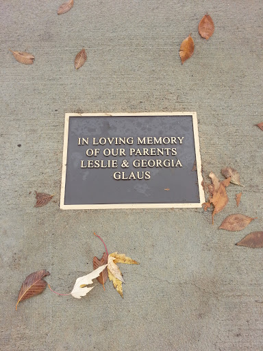 Lealie and Georgia Claus Memorial