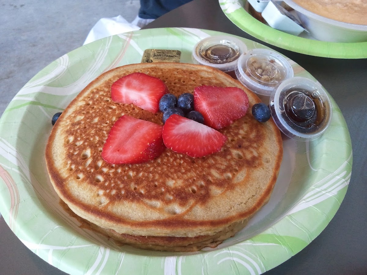 GF pancakes with maple syrup & fruit