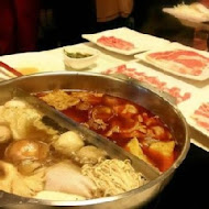 滿堂紅頂級麻辣鴛鴦火鍋