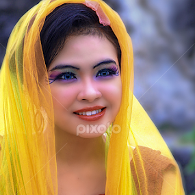 by Paul Martin - People Portraits of Women