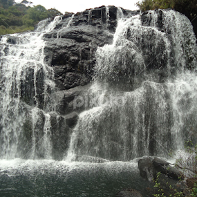 Baker's fall, Sri Lanka by Deepti Rokade - Nature Up Close Water