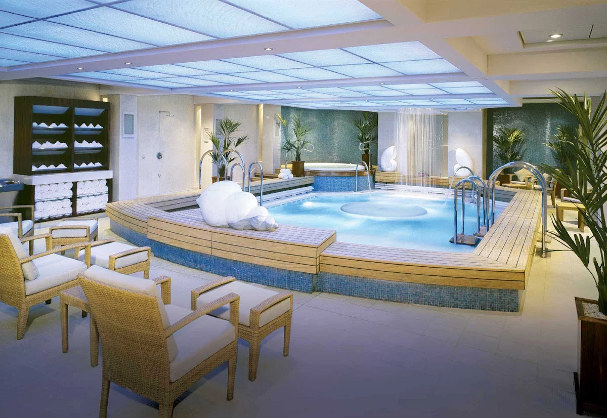 Cunard-Queen-Mary-2-Canyon-Ranch-Spa - Soak in the rejuvenating Thalassotherapy pool at the Canyon Ranch Spa while sailing aboard Queen Mary 2.