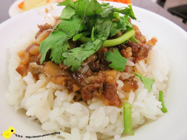 家傳魯肉飯-菜單種類多樣化的小吃店